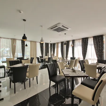 Prestige Deluxe Aquapark Club 4* Golden Sands