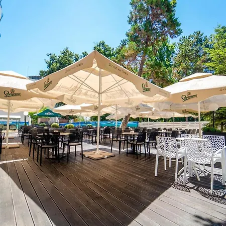 Ξενοδοχείο Prestige Deluxe Aquapark Club 4*