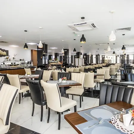 Отель Prestige Deluxe Aquapark Club 4*