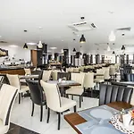 Отель Prestige Deluxe Aquapark Club 4*