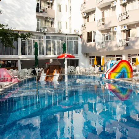 Prestige Deluxe Aquapark Club 酒店 4*