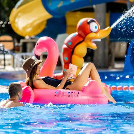 Prestige Deluxe Aquapark Club 4* Zlate písky