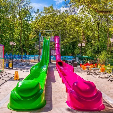 Prestige Deluxe Aquapark Club 4* 金沙