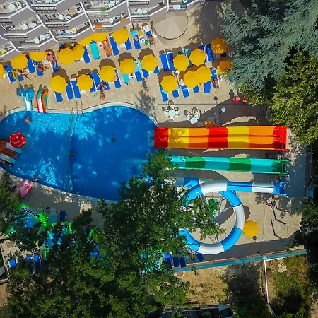 מלון Prestige Deluxe Aquapark Club