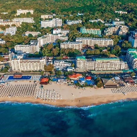 מלון Prestige Deluxe Aquapark Club 4*