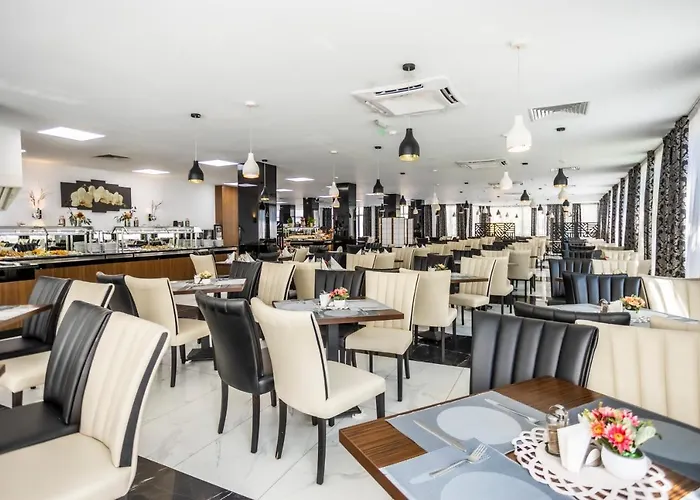 Hotel Prestige Deluxe Aquapark Club 4*