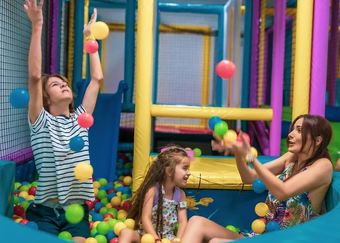 Prestige Deluxe Aquapark Club 4*